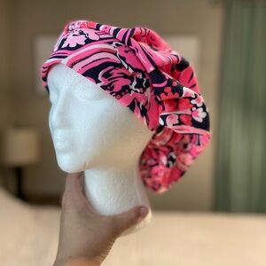 Adjustable scrub cap